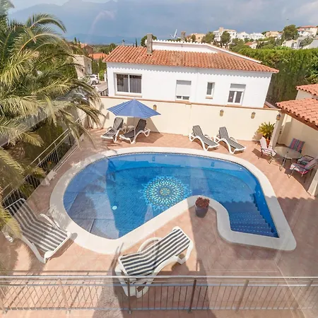 Villa Modern Near Beaches